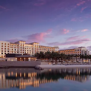 The Westin Saraya & מלון