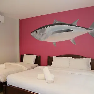 https://lantasmilebeach.koh-lantahotels.net